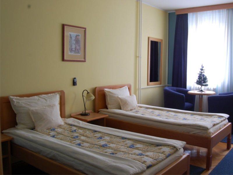 נובי סאד Voyager Bed & Breakfast מראה חיצוני תמונה