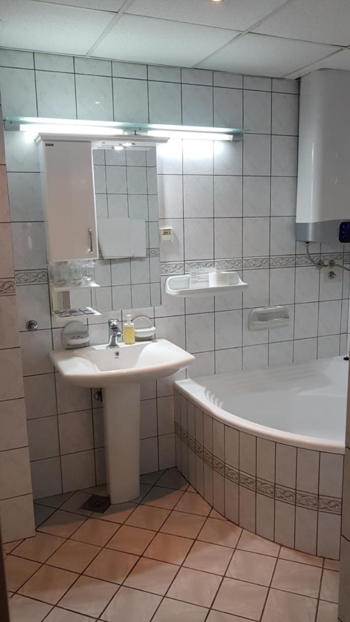 נובי סאד Voyager Bed & Breakfast מראה חיצוני תמונה