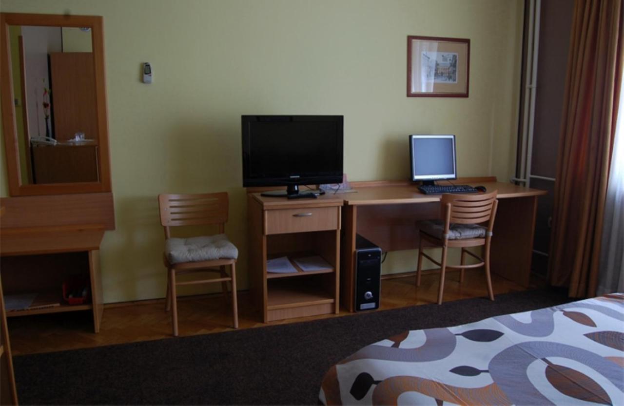 נובי סאד Voyager Bed & Breakfast מראה חיצוני תמונה