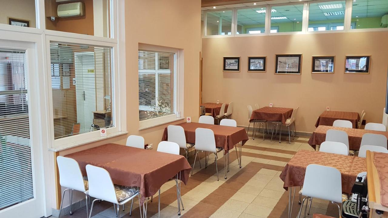 נובי סאד Voyager Bed & Breakfast מראה חיצוני תמונה