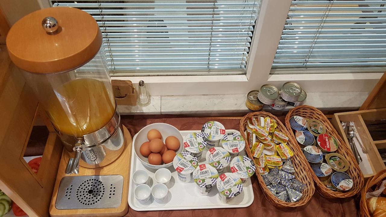 נובי סאד Voyager Bed & Breakfast מראה חיצוני תמונה