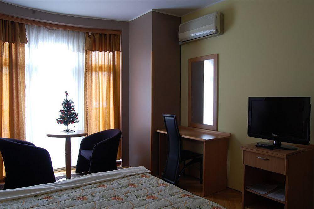 נובי סאד Voyager Bed & Breakfast מראה חיצוני תמונה
